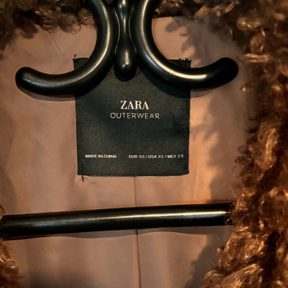 Xs gently used Zara teddy bear style jacket. Mid thigh length. - Picture 3 of 5